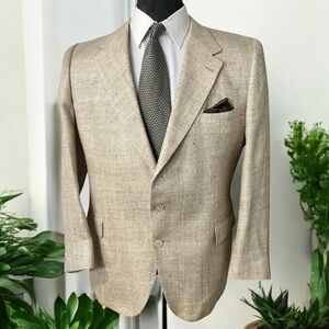 Tan Sport Coat with Structured Shoulders and Linen Texture